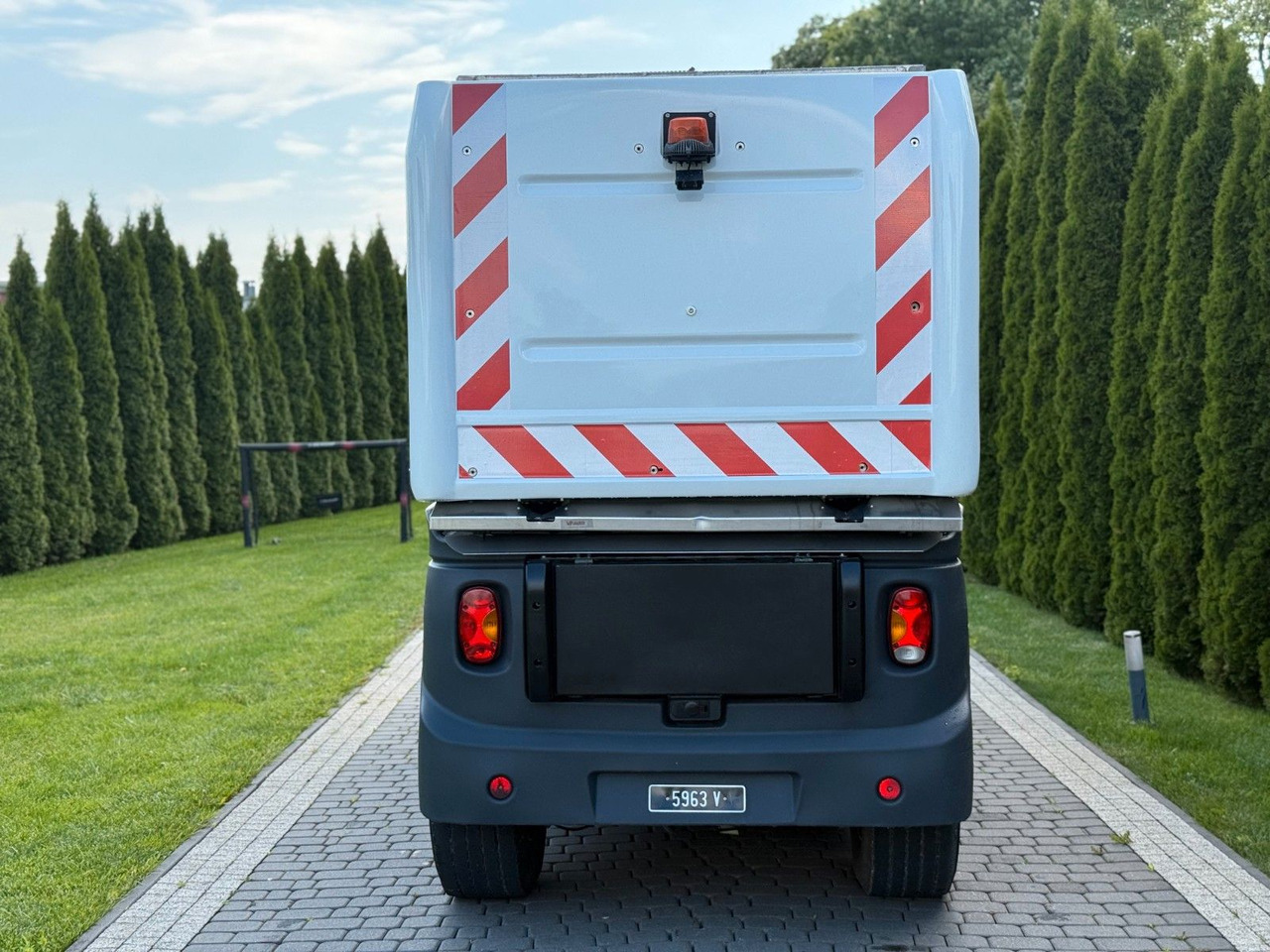 MATHIEU GRAND AZURA MC420 SWEEPER - Veegwagen: afbeelding 5 MATHIEU GRAND AZURA MC420 SWEEPER - Veegwagen: afbeelding 5