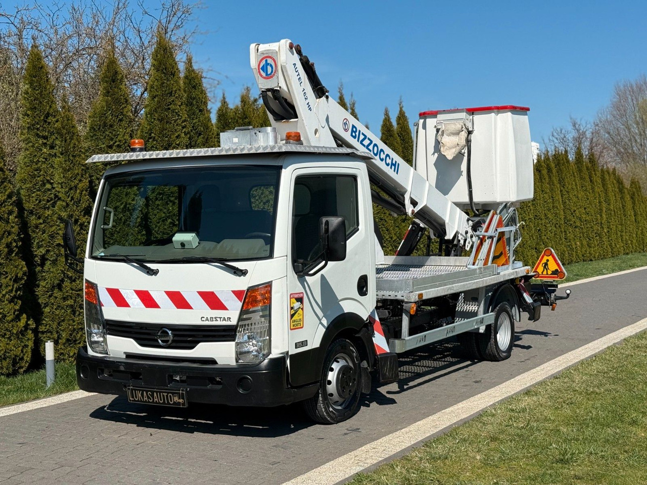 Nissan CABSTAR 17 M MANUAL GEARBOX LOW KMS - Vrachtwagen hoogwerker: afbeelding 1 Nissan CABSTAR 17 M MANUAL GEARBOX LOW KMS - Vrachtwagen hoogwerker: afbeelding 1