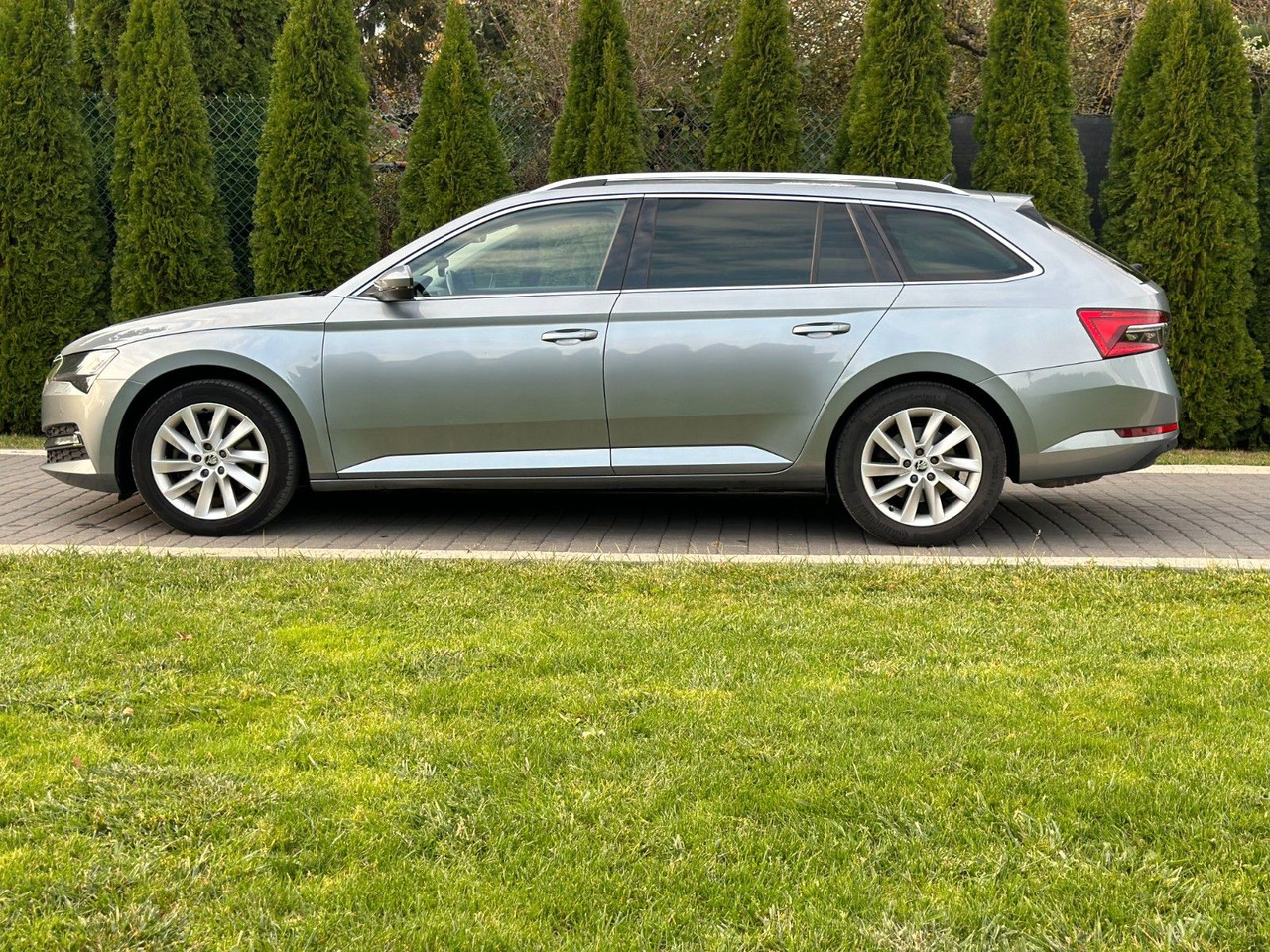 Skoda Superb 2.0 TDI SCR 147kW DSG STYLE COMBI - Personenwagen: afbeelding 4 Skoda Superb 2.0 TDI SCR 147kW DSG STYLE COMBI - Personenwagen: afbeelding 4