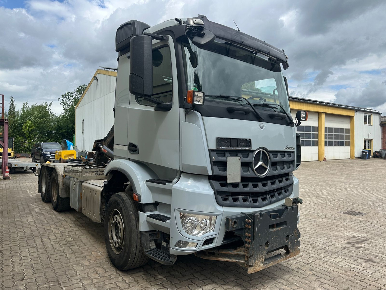 Mercedes-Benz Arocs 2643/Hiab M. /1. Hd /R.St. 3.90m/265.773KM - Haakarmsysteem vrachtwagen: afbeelding 4 Mercedes-Benz Arocs 2643/Hiab M. /1. Hd /R.St. 3.90m/265.773KM - Haakarmsysteem vrachtwagen: afbeelding 4