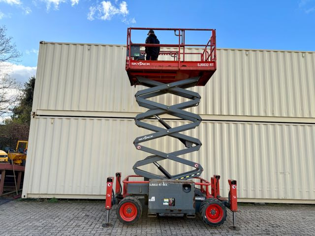 Skyjack SJ6832RT 4x4 Diesel, 11.8 Meter, 1.182 H - Schaarlift: afbeelding 1 Skyjack SJ6832RT 4x4 Diesel, 11.8 Meter, 1.182 H - Schaarlift: afbeelding 1