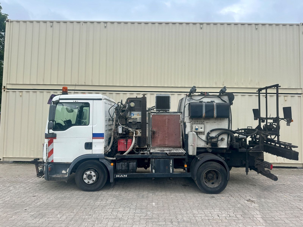 MAN TGL 10.240 / Weiro Bitumenspritze / 1. Hand - Vrachtwagen: afbeelding 1 MAN TGL 10.240 / Weiro Bitumenspritze / 1. Hand - Vrachtwagen: afbeelding 1