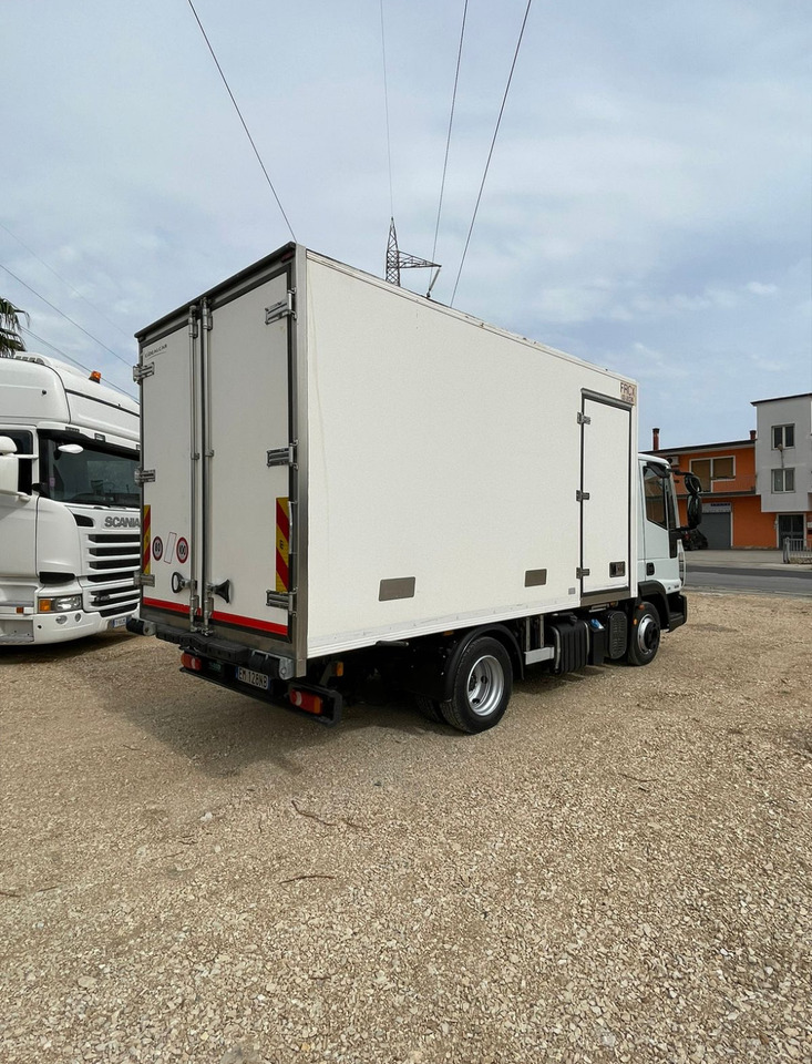IVECO EUROCARGO 75E18 - Koelwagen vrachtwagen: afbeelding 2 IVECO EUROCARGO 75E18 - Koelwagen vrachtwagen: afbeelding 2