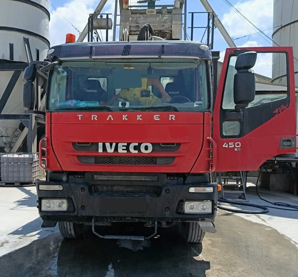 IVECO TRAKKER 450 COIME 35 - Betonpomp: afbeelding 2 IVECO TRAKKER 450 COIME 35 - Betonpomp: afbeelding 2