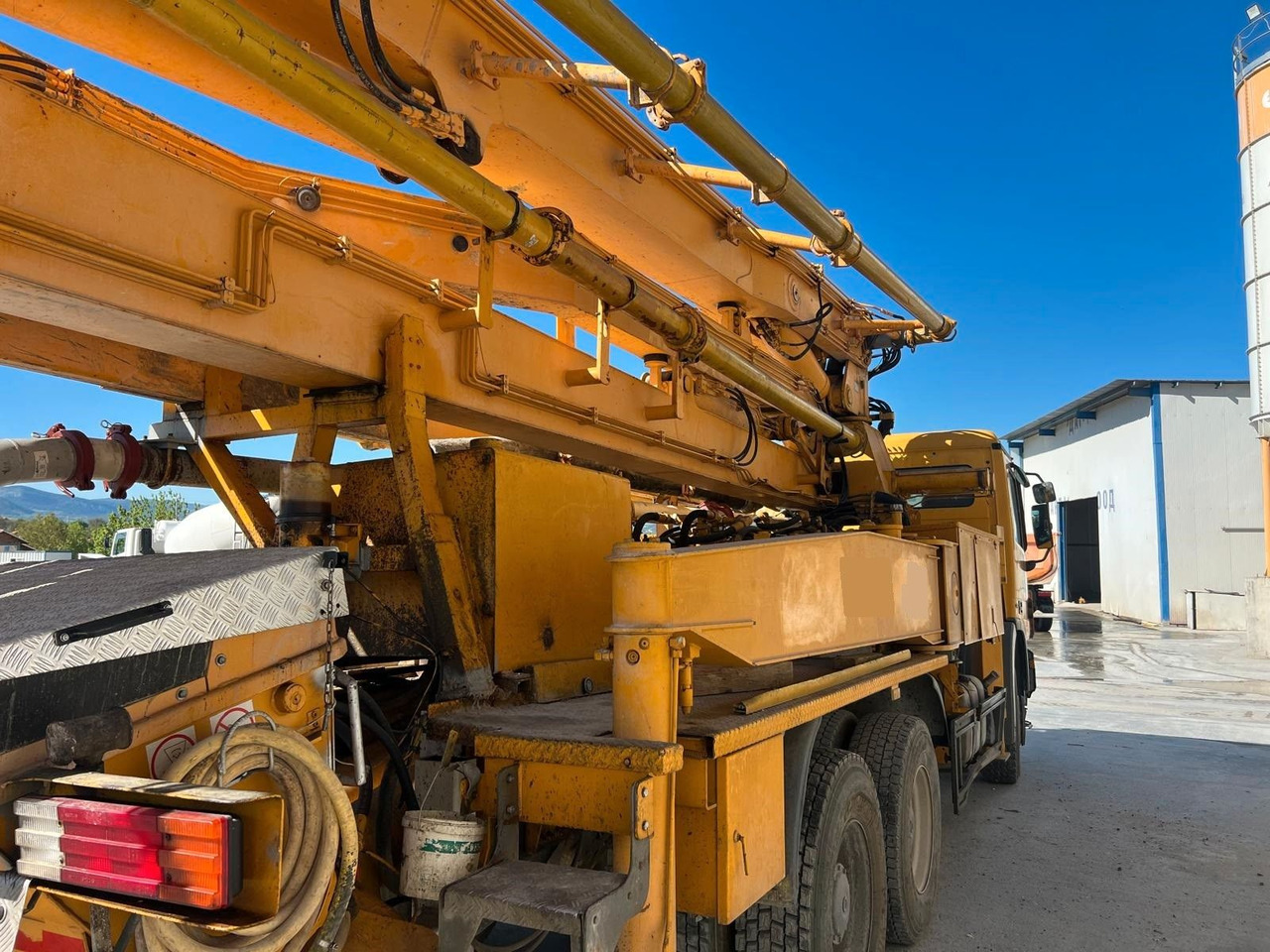 Mercedes-Benz ACTROS 3332 ELBA SCHWING 36M - Betonpomp: afbeelding 2 Mercedes-Benz ACTROS 3332 ELBA SCHWING 36M - Betonpomp: afbeelding 2