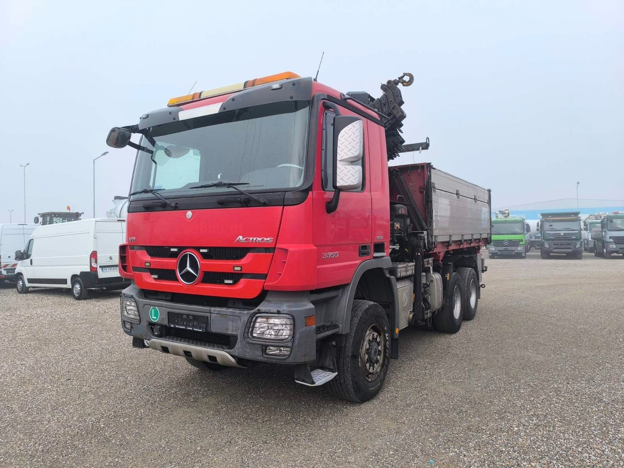Mercedes-Benz ACTROS 3355 V8 6X6 HIAB 211 EP-5 HIPRO - Kipper vrachtwagen, Kraanwagen: afbeelding 3 Mercedes-Benz ACTROS 3355 V8 6X6 HIAB 211 EP-5 HIPRO - Kipper vrachtwagen, Kraanwagen: afbeelding 3