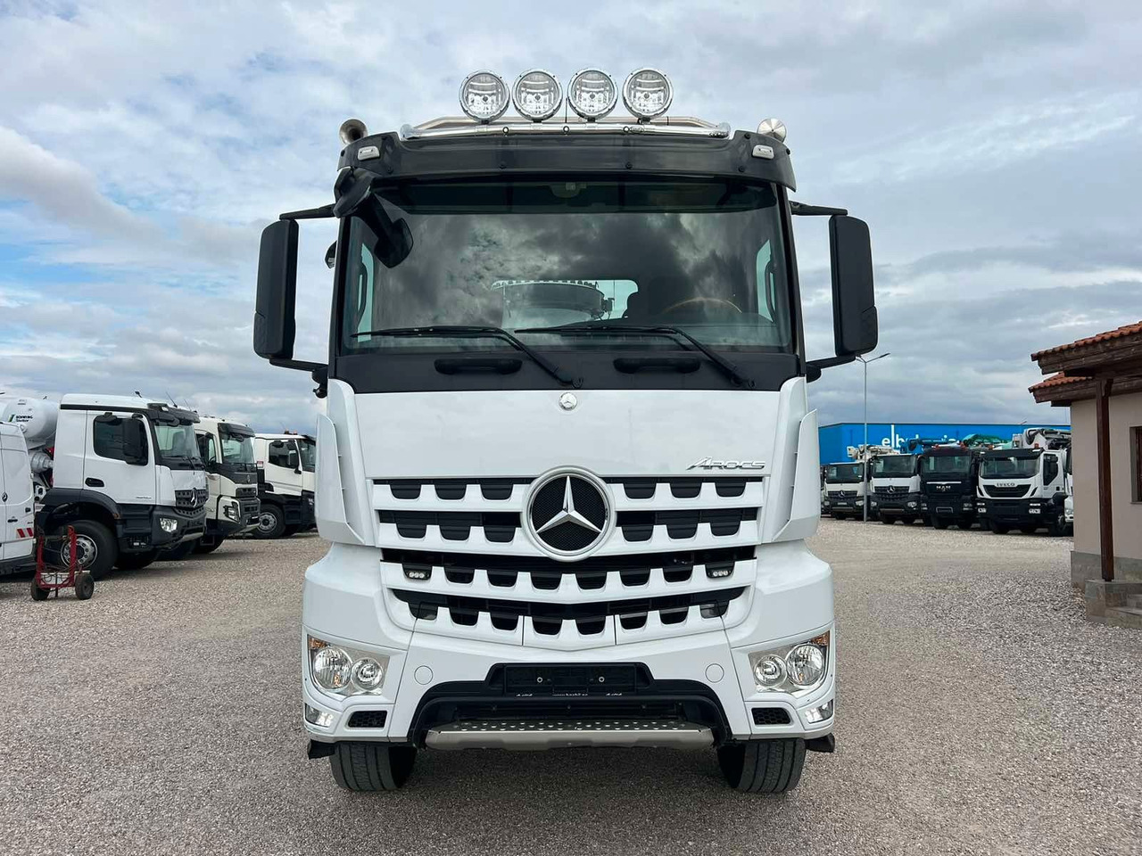 Mercedes-Benz AROCS 3251 CIFA MAGNUM MK28.4L - Betonpomp: afbeelding 2 Mercedes-Benz AROCS 3251 CIFA MAGNUM MK28.4L - Betonpomp: afbeelding 2