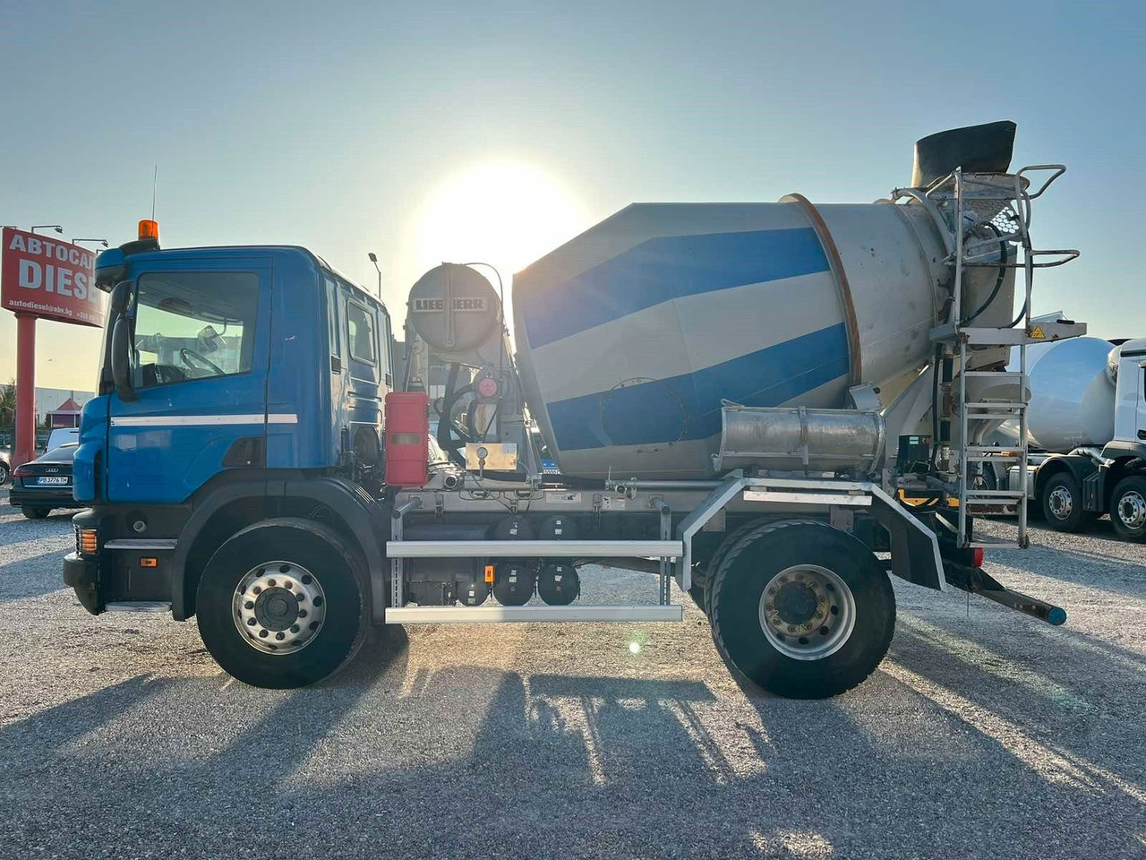 Scania P320 LIEBHERR 4M3 - Betonmixer: afbeelding 4 Scania P320 LIEBHERR 4M3 - Betonmixer: afbeelding 4