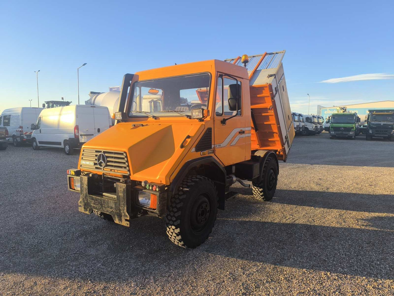 UNIMOG U90 - Kipper vrachtwagen: afbeelding 3 UNIMOG U90 - Kipper vrachtwagen: afbeelding 3