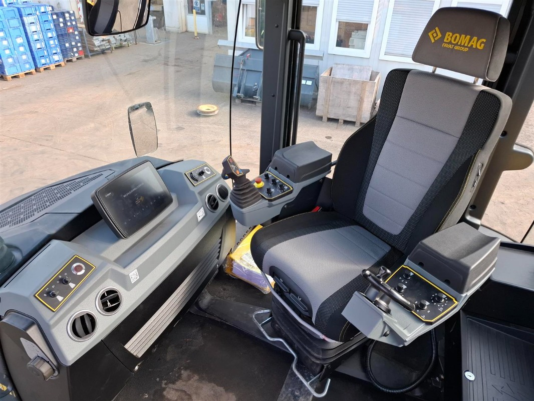 BOMAG DE BW 174 AP-5 AM Hybrid Stage V/Tier 4f - Asfaltwals: afbeelding 3 BOMAG DE BW 174 AP-5 AM Hybrid Stage V/Tier 4f - Asfaltwals: afbeelding 3