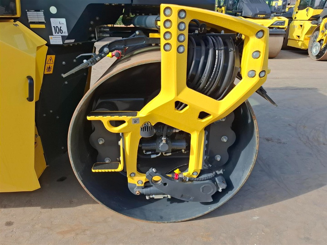 Asfaltwals BOMAG DE BW 174 AP-5 AM Hybrid Stage V/Tier 4f: afbeelding 14
