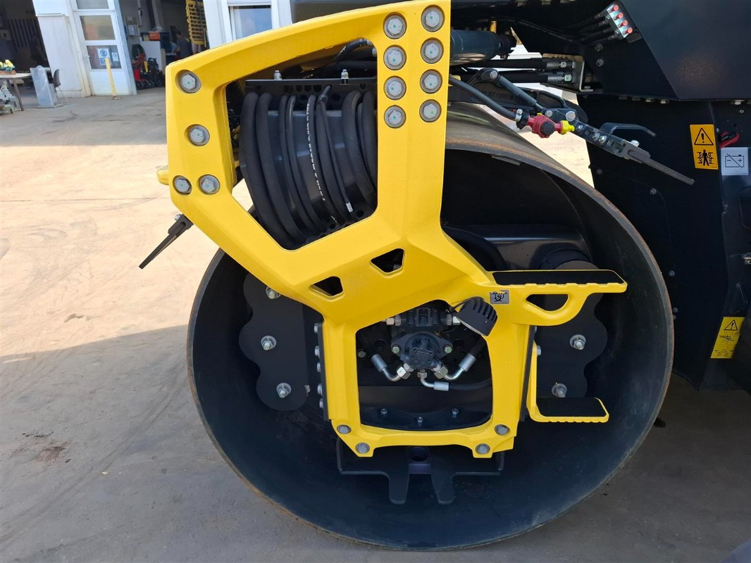 Asfaltwals BOMAG DE BW 174 AP-5 AM Hybrid Stage V/Tier 4f: afbeelding 13