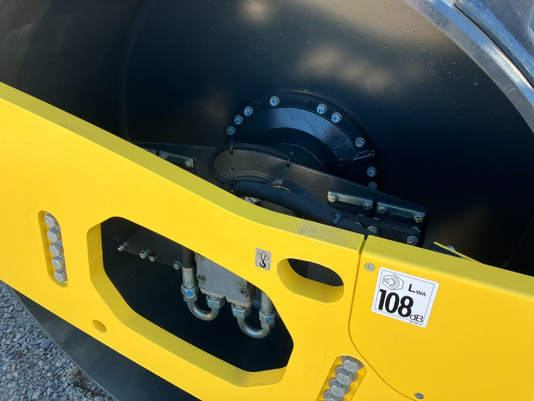 Leasing BOMAG DE BW 211 DH-5 Stage IV/TIER4f BOMAG DE BW 211 DH-5 Stage IV/TIER4f: afbeelding 16 Leasing BOMAG DE BW 211 DH-5 Stage IV/TIER4f BOMAG DE BW 211 DH-5 Stage IV/TIER4f: afbeelding 16