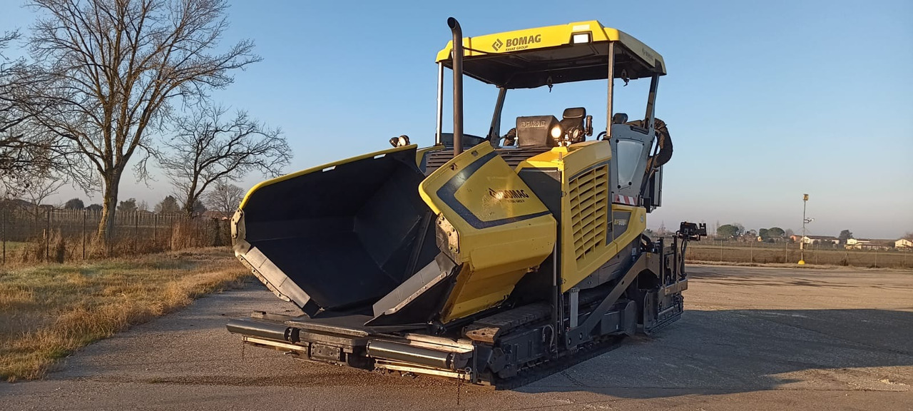 BOMAG IT BF 700 C-2 S500 Stage IV/Tier 4f - Asfaltafwerkmachine: afbeelding 1 BOMAG IT BF 700 C-2 S500 Stage IV/Tier 4f - Asfaltafwerkmachine: afbeelding 1