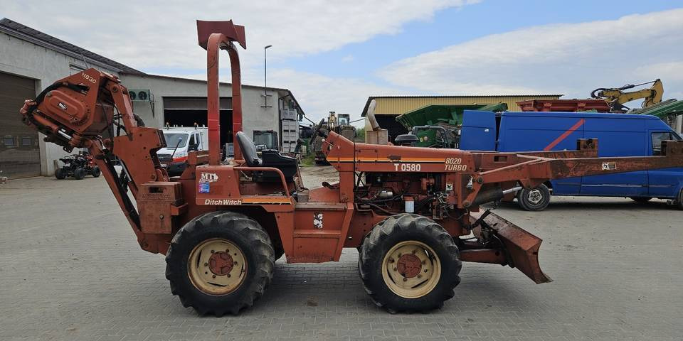 Pługoukładacz wibropług Ditch Witch 8020 Turbo układanie kabli światłowód - Bouwmachine: afbeelding 5 Pługoukładacz wibropług Ditch Witch 8020 Turbo układanie kabli światłowód - Bouwmachine: afbeelding 5