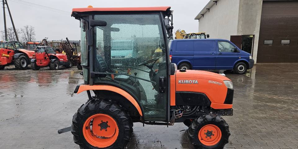 Ciągnik Kubota B2650 4x4 klima 26 KM hydrostat - Tractor: afbeelding 5 Ciągnik Kubota B2650 4x4 klima 26 KM hydrostat - Tractor: afbeelding 5