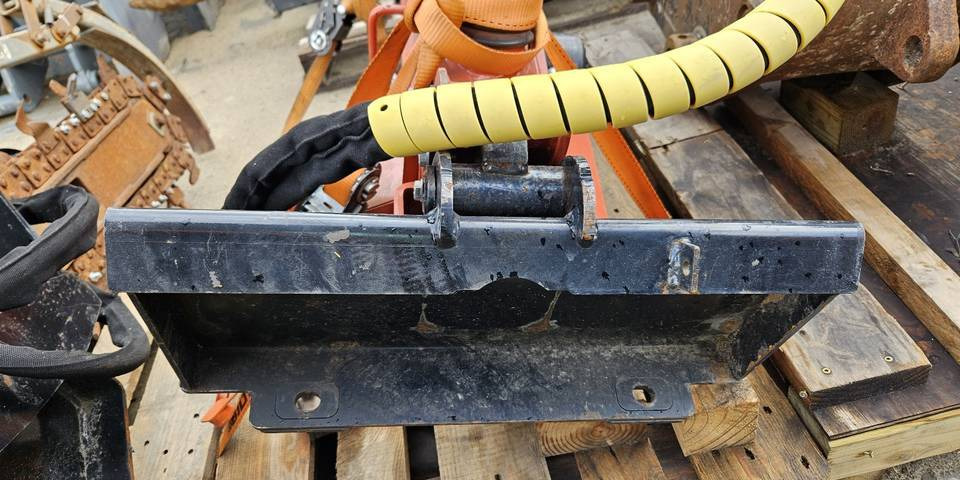 Ditch Witch MT9 MicroTrench piła pod światłowód do cięcia asfaltu/betonu - Betonmachine: afbeelding 5 Ditch Witch MT9 MicroTrench piła pod światłowód do cięcia asfaltu/betonu - Betonmachine: afbeelding 5