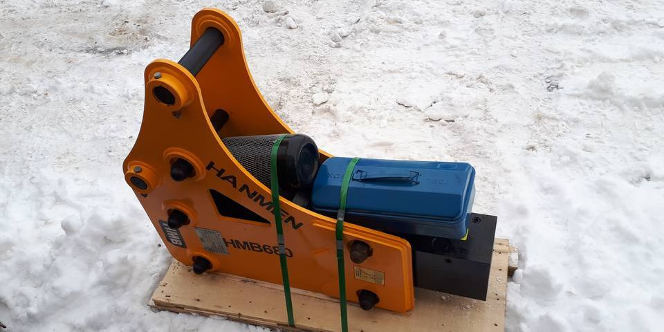 NOWY młot wyburzeniowy HMB 680 do koparki 5-7t - Hydraulische hamer voor Bouwmachine: afbeelding 4 NOWY młot wyburzeniowy HMB 680 do koparki 5-7t - Hydraulische hamer voor Bouwmachine: afbeelding 4
