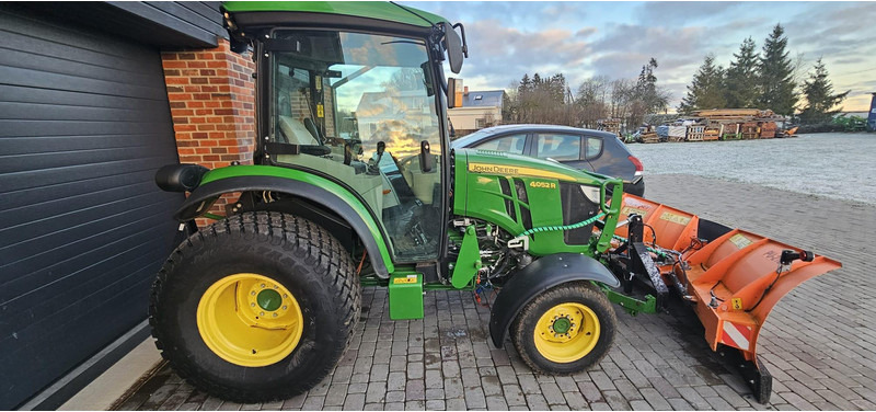 John Deere 4052R - Tractor: afbeelding 1 John Deere 4052R - Tractor: afbeelding 1