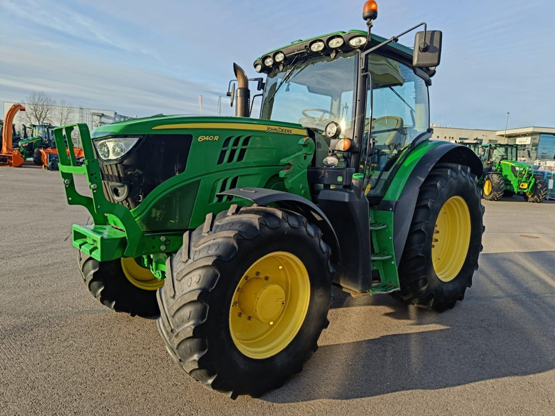 John Deere 6140R - Tractor: afbeelding 3 John Deere 6140R - Tractor: afbeelding 3