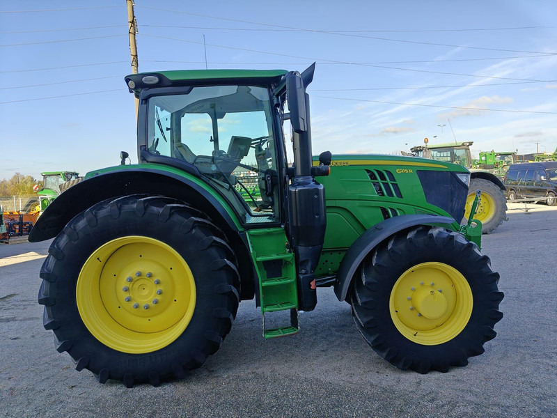 John Deere 6215R Autopowr - Tractor: afbeelding 2 John Deere 6215R Autopowr - Tractor: afbeelding 2