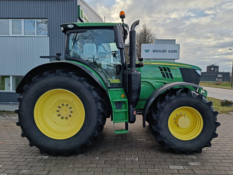 John Deere 6215R - Tractor: afbeelding 2 John Deere 6215R - Tractor: afbeelding 2