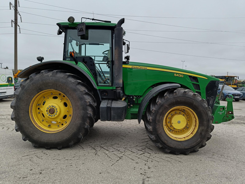 John Deere 8430 PST - Tractor: afbeelding 2 John Deere 8430 PST - Tractor: afbeelding 2