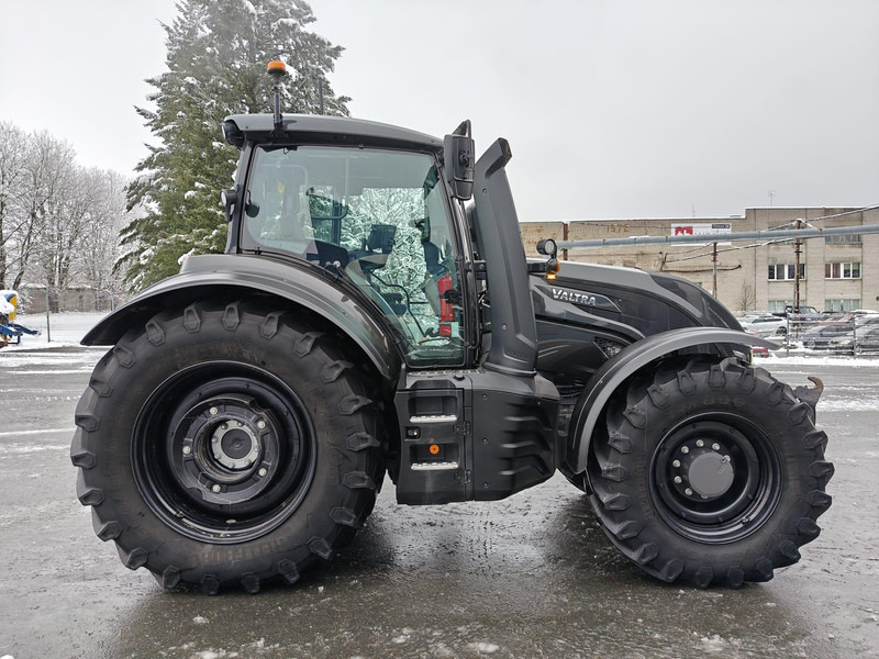 Valtra T255 Versu RTK - Tractor: afbeelding 2 Valtra T255 Versu RTK - Tractor: afbeelding 2