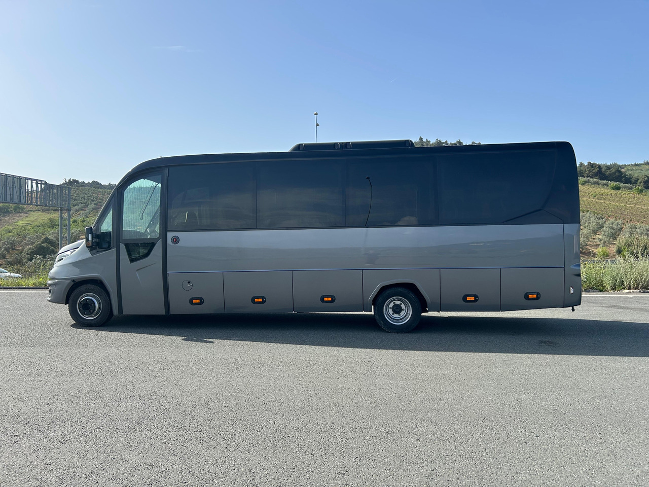 IVECO DAILY - RIGHT HAND DRIVE TOURISTIC VEHICLE - Touringcar: afbeelding 5 IVECO DAILY - RIGHT HAND DRIVE TOURISTIC VEHICLE - Touringcar: afbeelding 5