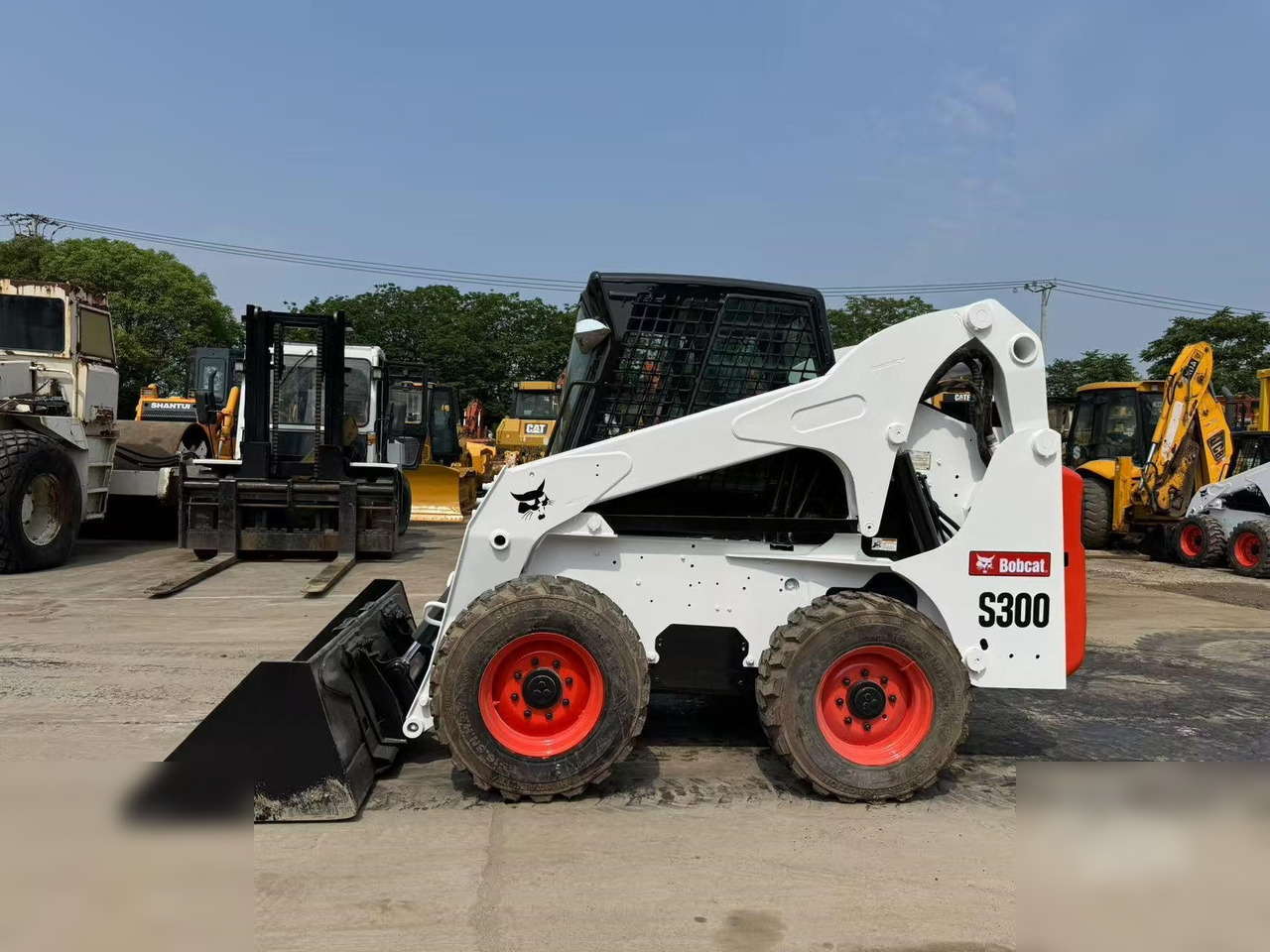 BOBCAT S300 - Schranklader: afbeelding 1 BOBCAT S300 - Schranklader: afbeelding 1