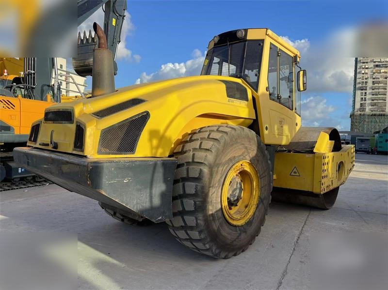 BOMAG BW226DH-4 - Schapenpootwals/ Grondverdichter: afbeelding 4 BOMAG BW226DH-4 - Schapenpootwals/ Grondverdichter: afbeelding 4
