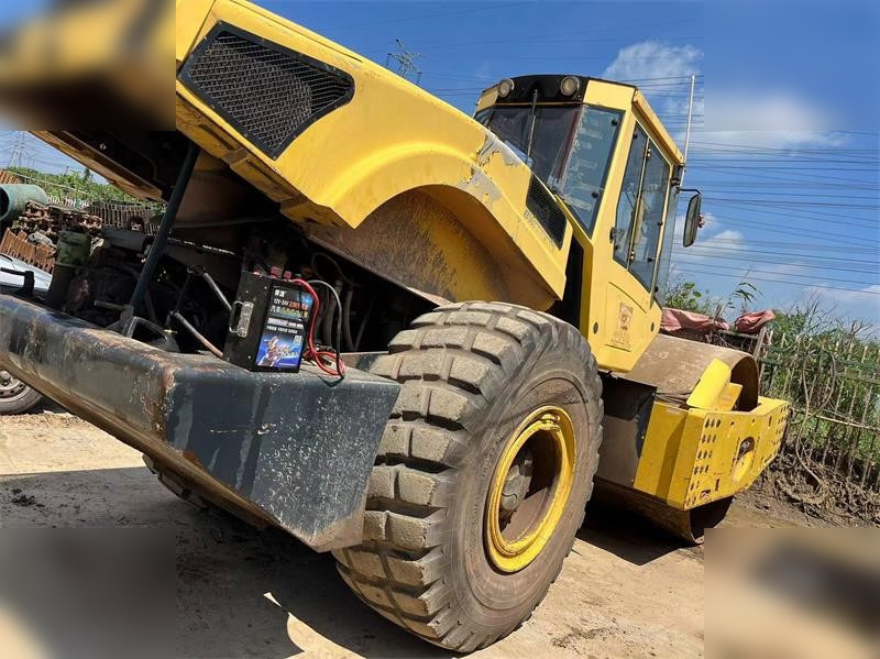 BOMAG BW226DH-4 - Schapenpootwals/ Grondverdichter: afbeelding 4 BOMAG BW226DH-4 - Schapenpootwals/ Grondverdichter: afbeelding 4