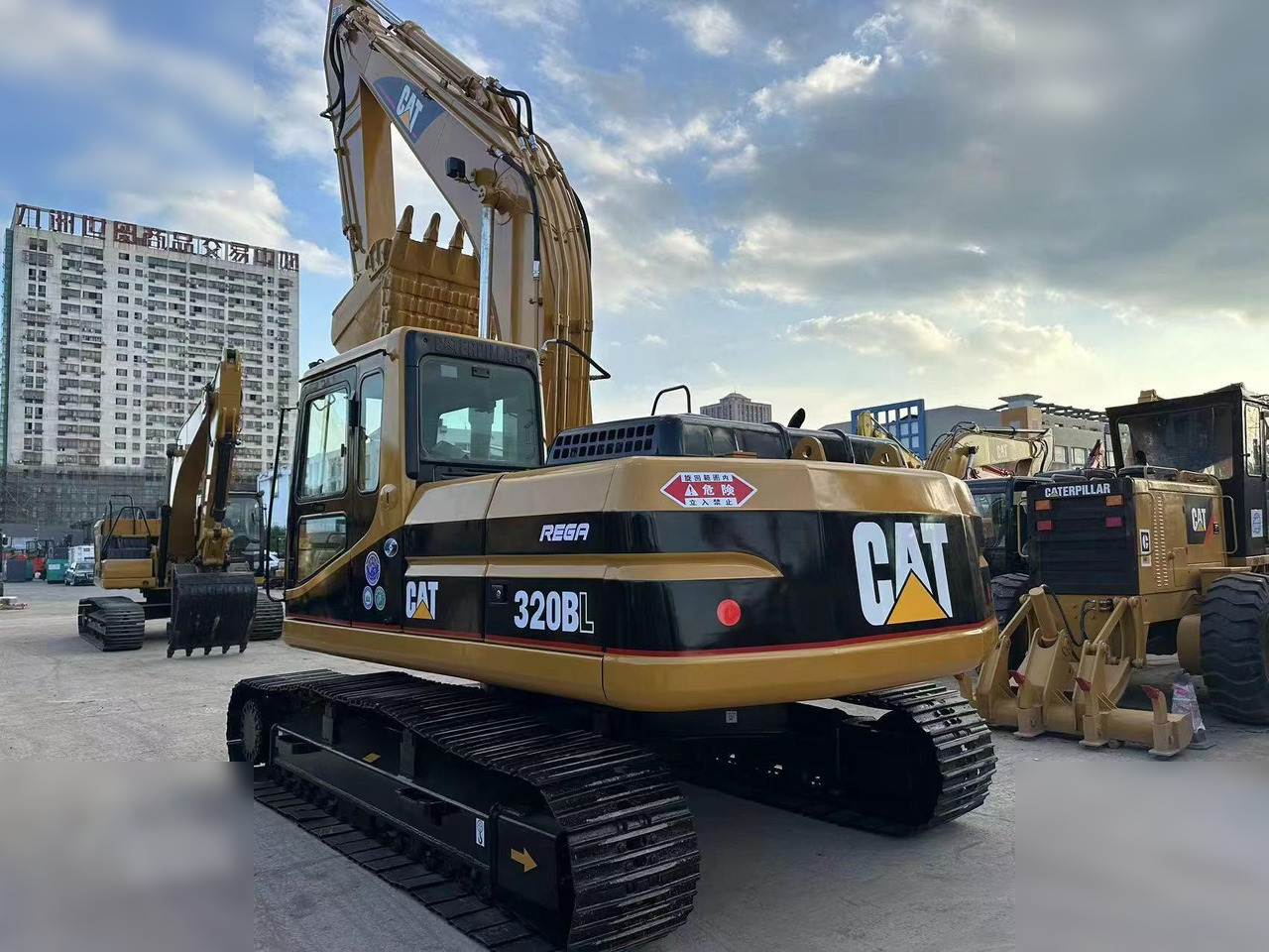 CATERPILLAR 320BL - Rupsgraafmachine: afbeelding 3 CATERPILLAR 320BL - Rupsgraafmachine: afbeelding 3