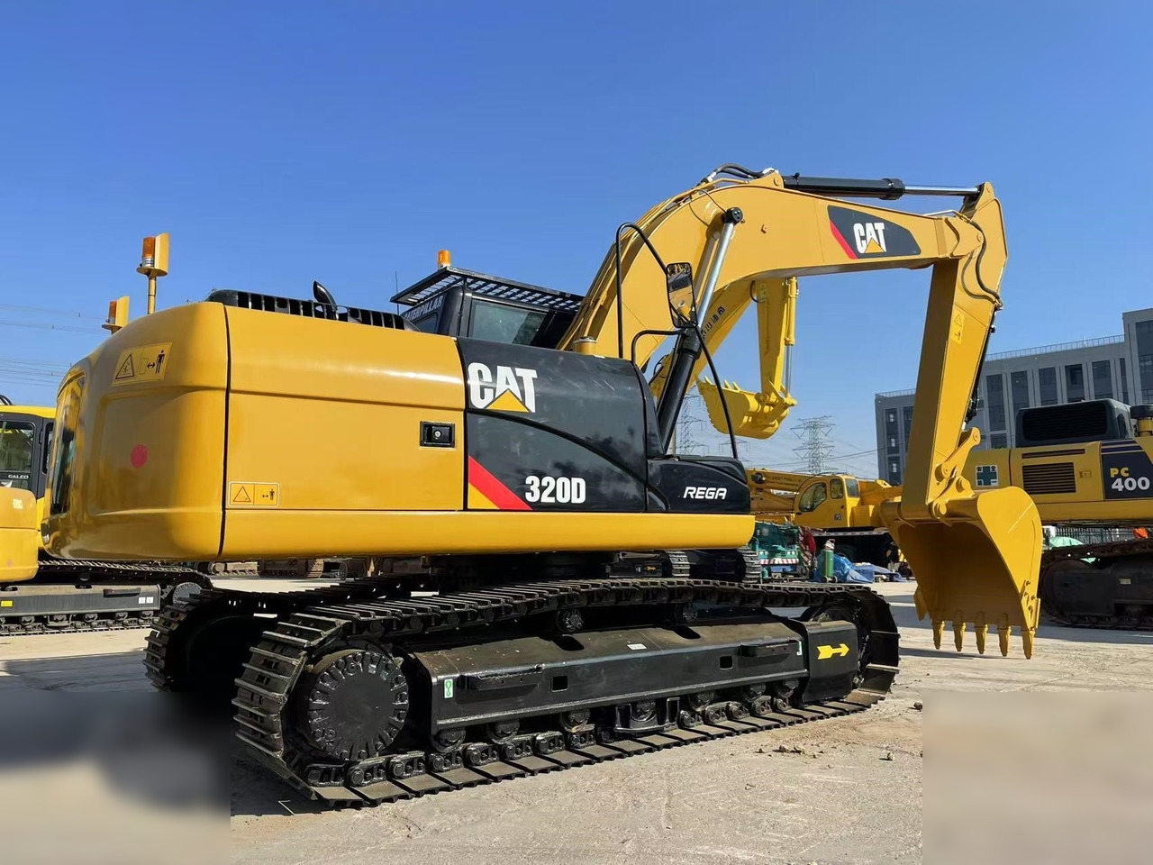 CATERPILLAR 320D - Rupsgraafmachine: afbeelding 2 CATERPILLAR 320D - Rupsgraafmachine: afbeelding 2