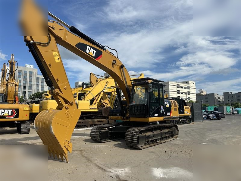 CATERPILLAR 320D - Rupsgraafmachine: afbeelding 2 CATERPILLAR 320D - Rupsgraafmachine: afbeelding 2