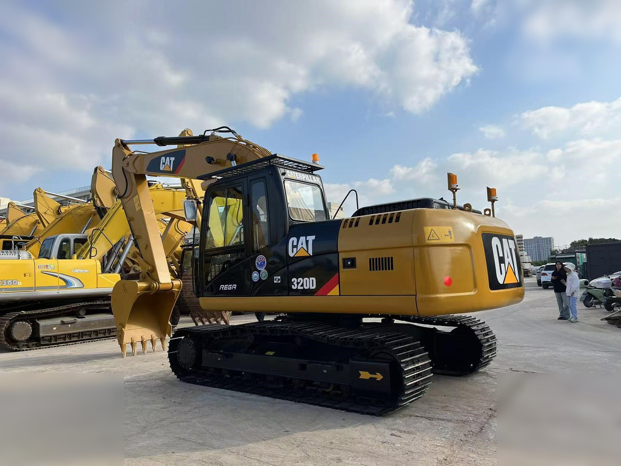CATERPILLAR 320D - Rupsgraafmachine: afbeelding 2 CATERPILLAR 320D - Rupsgraafmachine: afbeelding 2