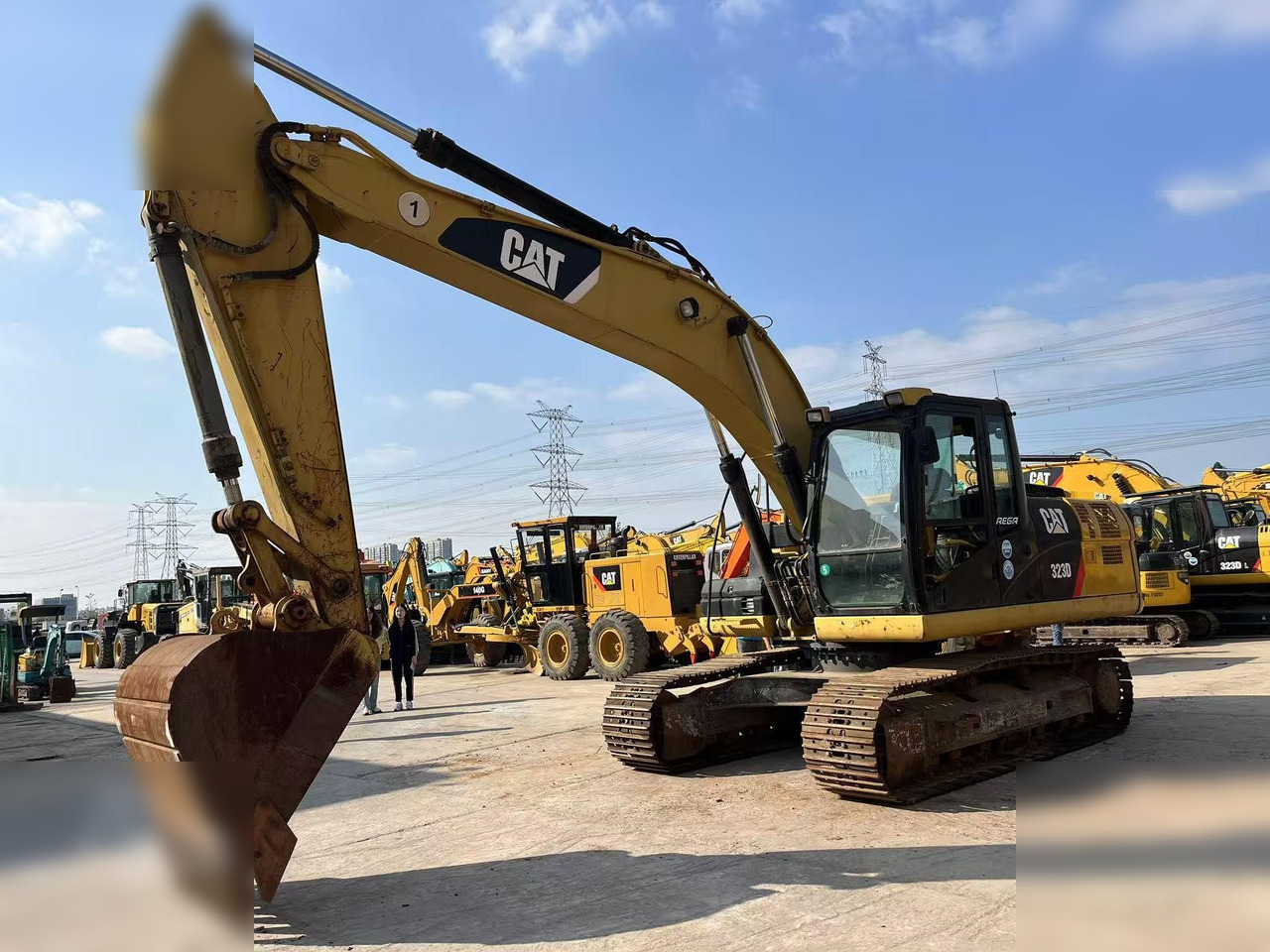 CATERPILLAR 323D - Rupsgraafmachine: afbeelding 2 CATERPILLAR 323D - Rupsgraafmachine: afbeelding 2
