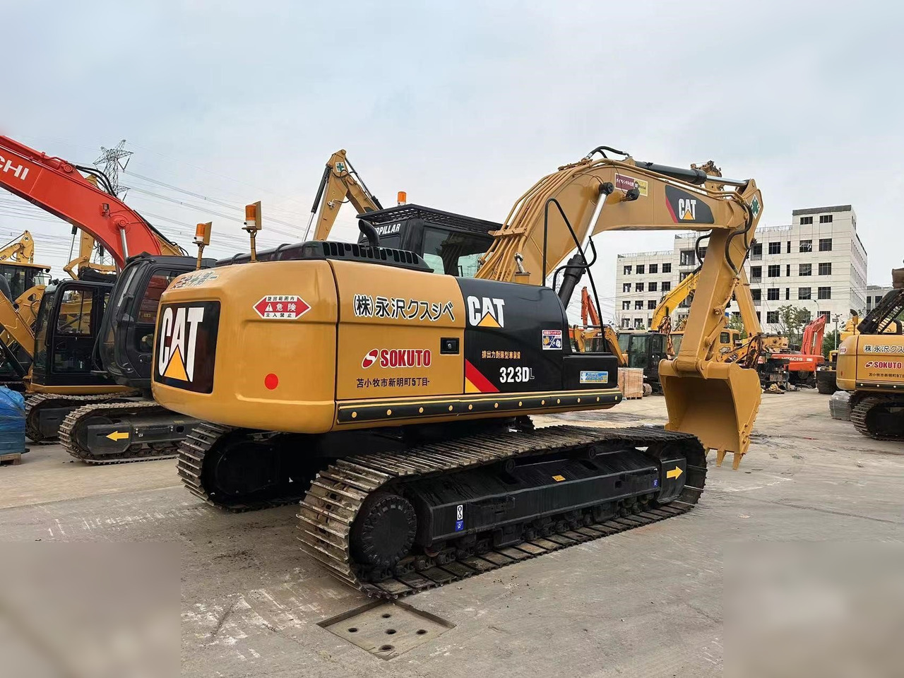CATERPILLAR 323DL - Rupsgraafmachine: afbeelding 3 CATERPILLAR 323DL - Rupsgraafmachine: afbeelding 3