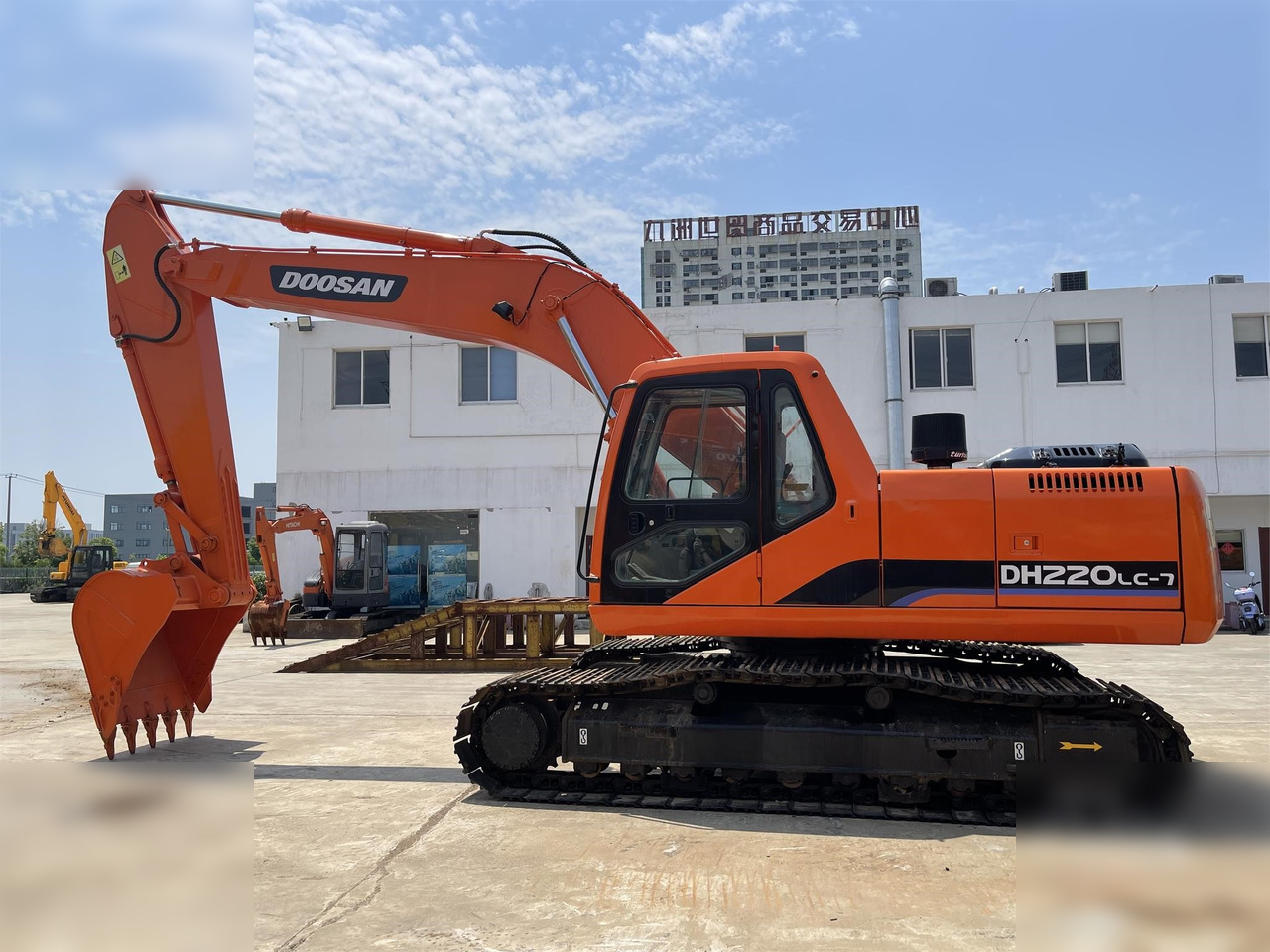 DOOSAN DH220 LC-7 - Rupsgraafmachine: afbeelding 1 DOOSAN DH220 LC-7 - Rupsgraafmachine: afbeelding 1