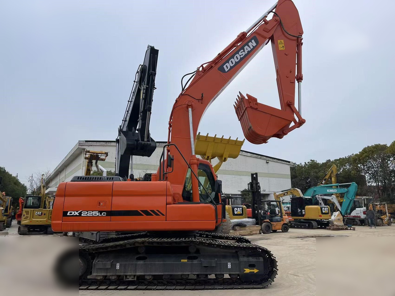 DOOSAN DX225 LC - Rupsgraafmachine: afbeelding 1 DOOSAN DX225 LC - Rupsgraafmachine: afbeelding 1