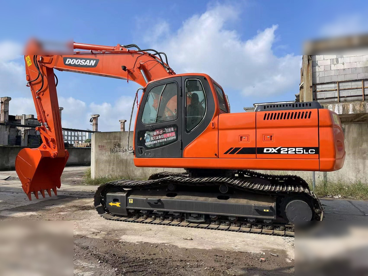 DOOSAN DX225 LCA - Rupsgraafmachine: afbeelding 1 DOOSAN DX225 LCA - Rupsgraafmachine: afbeelding 1