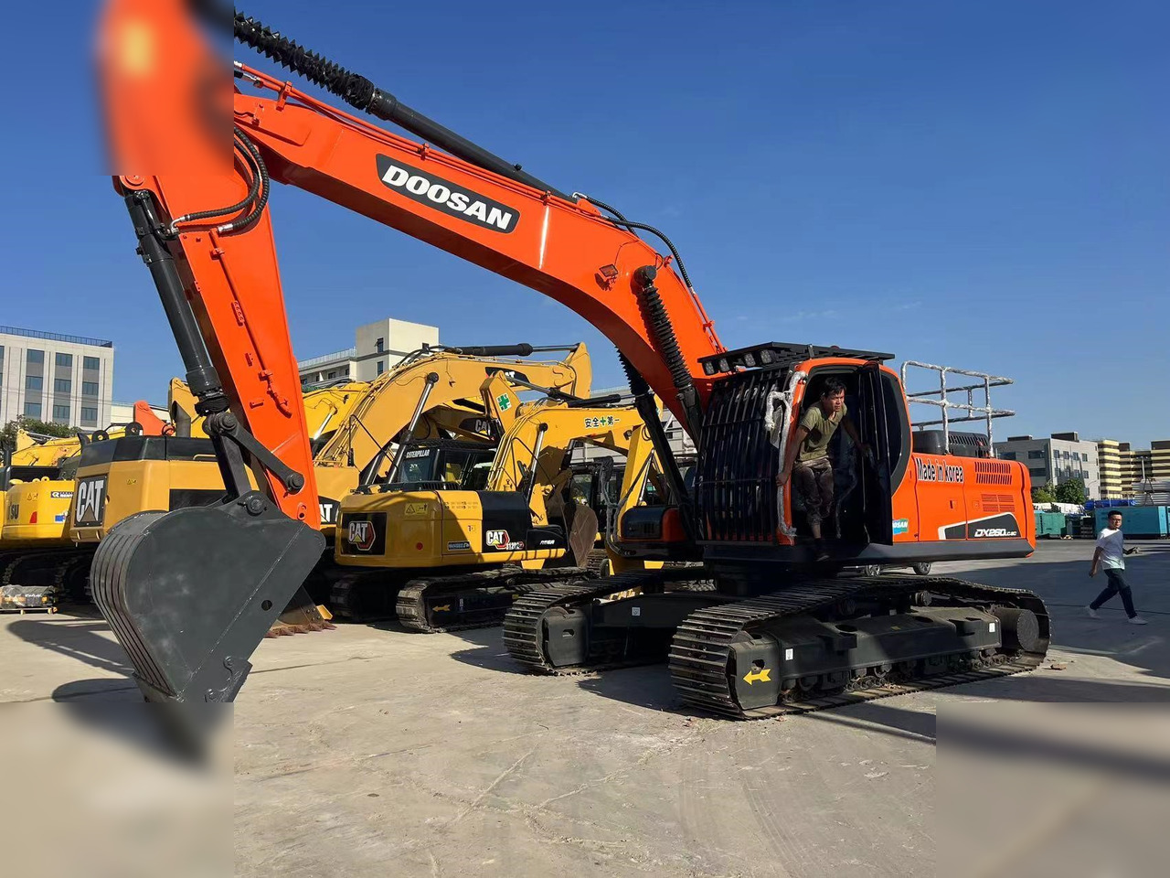 DOOSAN DX260 LC - Rupsgraafmachine: afbeelding 1 DOOSAN DX260 LC - Rupsgraafmachine: afbeelding 1