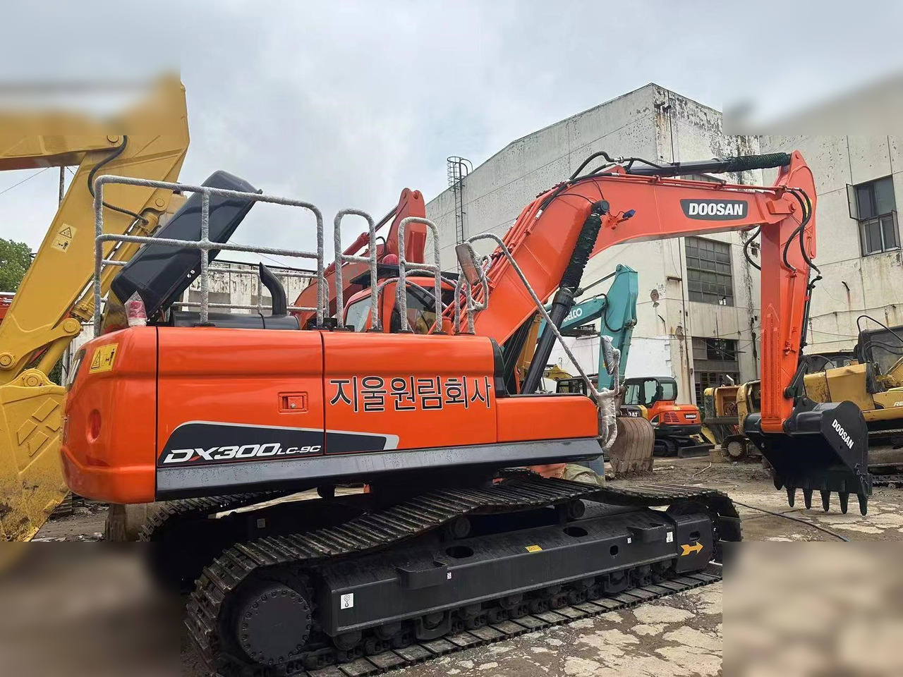 DOOSAN DX300 LC - Rupsgraafmachine: afbeelding 1 DOOSAN DX300 LC - Rupsgraafmachine: afbeelding 1