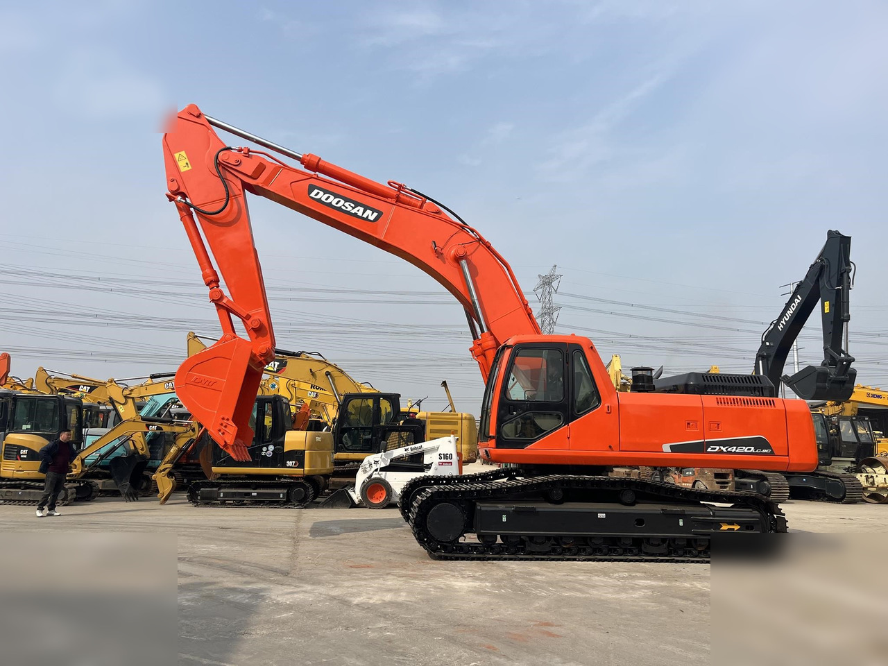 DOOSAN DX420 LC-9C - Rupsgraafmachine: afbeelding 1 DOOSAN DX420 LC-9C - Rupsgraafmachine: afbeelding 1