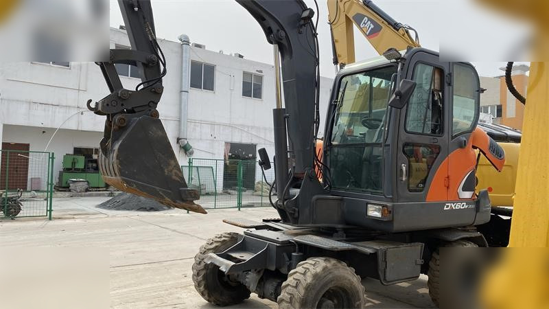 DOOSAN DX60W ECO - Mobiele graafmachine: afbeelding 2 DOOSAN DX60W ECO - Mobiele graafmachine: afbeelding 2