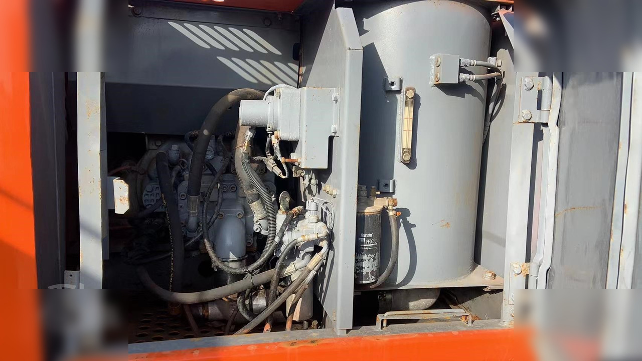 HITACHI EX120-5 - Rupsgraafmachine: afbeelding 4 HITACHI EX120-5 - Rupsgraafmachine: afbeelding 4