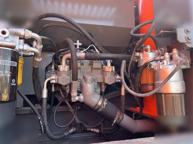 HITACHI ZX240-3 - Rupsgraafmachine: afbeelding 5 HITACHI ZX240-3 - Rupsgraafmachine: afbeelding 5