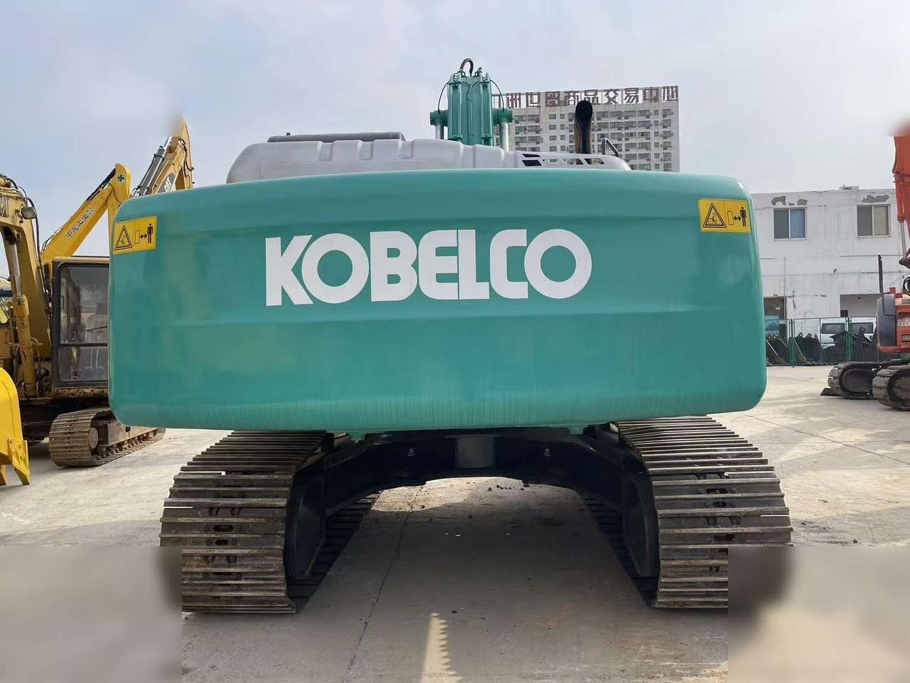 KOBELCO SK210 - Rupsgraafmachine: afbeelding 4 KOBELCO SK210 - Rupsgraafmachine: afbeelding 4