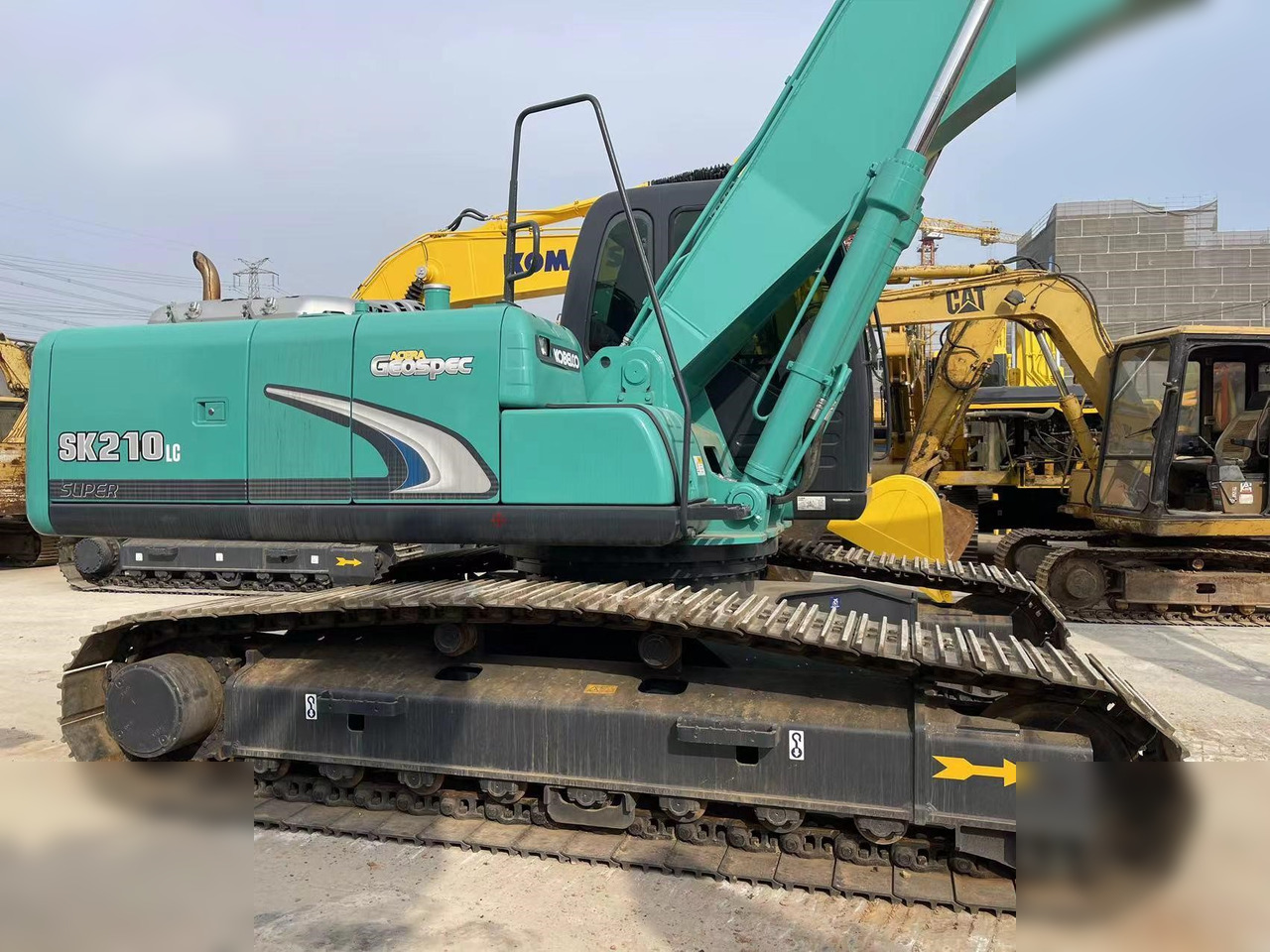 KOBELCO SK210 - Rupsgraafmachine: afbeelding 2 KOBELCO SK210 - Rupsgraafmachine: afbeelding 2