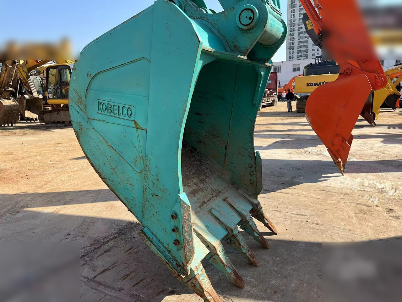 KOBELCO SK350D - Rupsgraafmachine: afbeelding 4 KOBELCO SK350D - Rupsgraafmachine: afbeelding 4